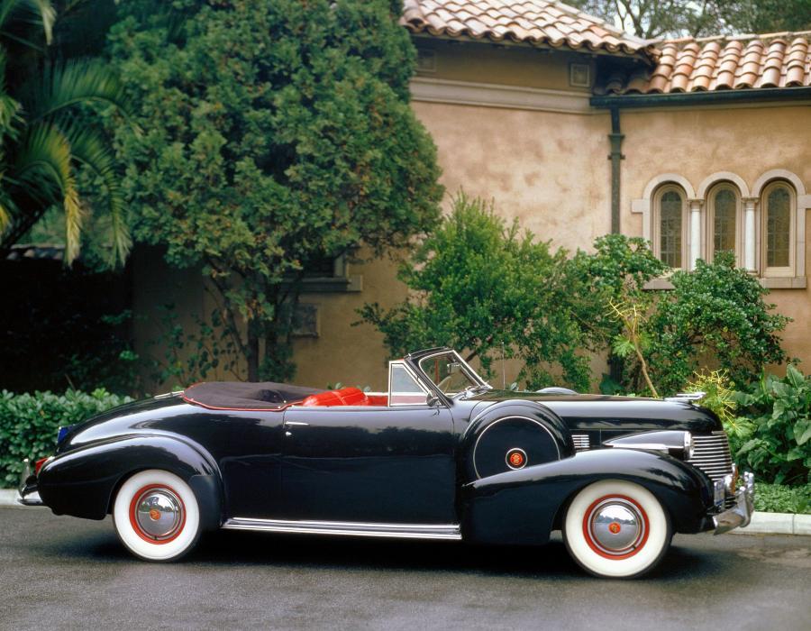  Cadillac Series 62 Convertible Coupe 1940 года  (фото 2 из 3)